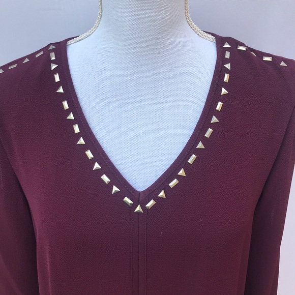 I.N.Studio Blouse  Vneck studded long sleeves NWT - Picture 5 of 6